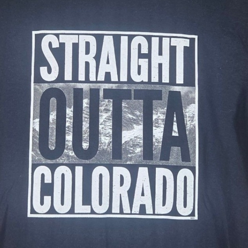 Gildan T-Shirt Mens Small Black Straight Outta Colorado Graphic Tee